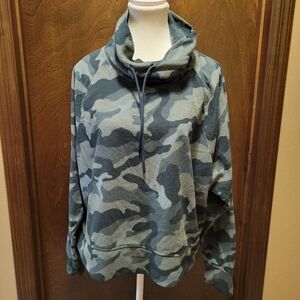 Womens Old Navy Camouflage Fleece Pullover